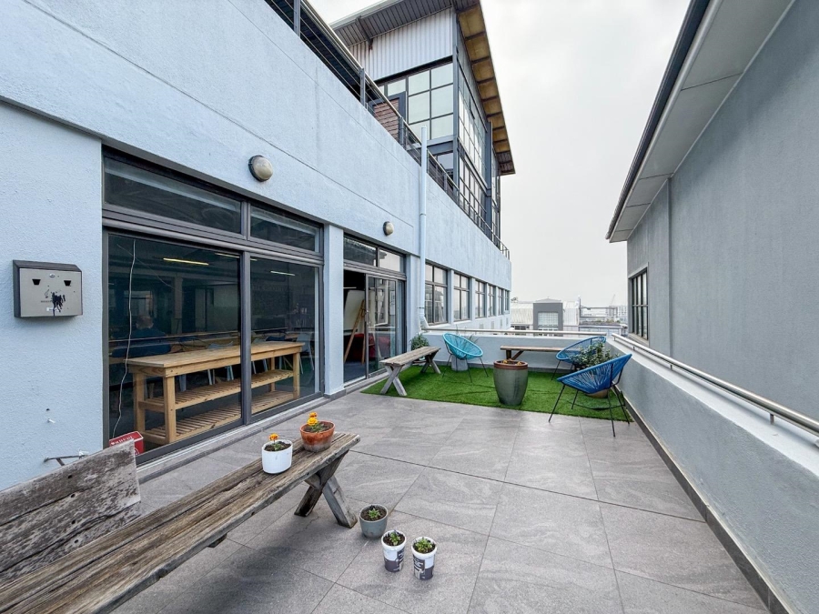 To Let commercial Property for Rent in Green Point Western Cape